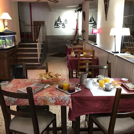 Cit'hotel Cigalas 호텔 2*