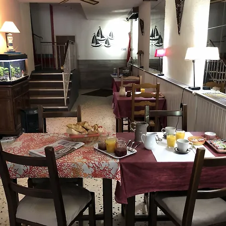 Cit'hotel Cigalas 酒店 2*